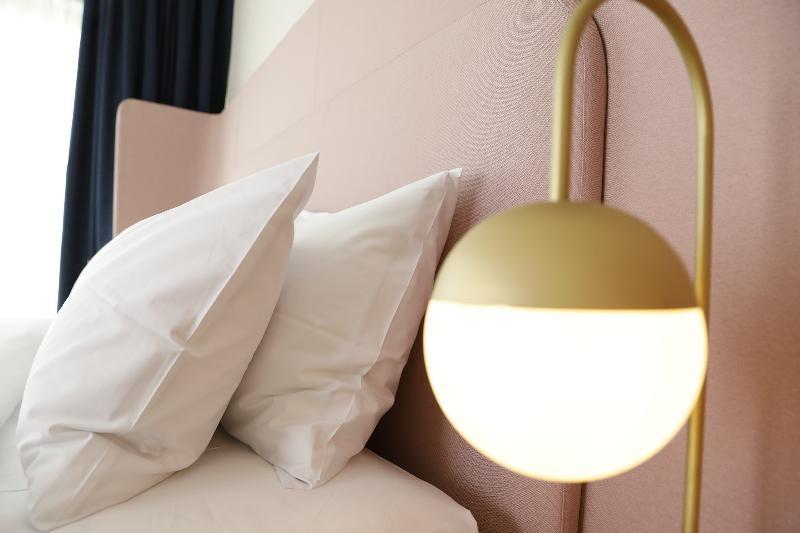 Gatsby Athens Hotel Exterior photo A lamp