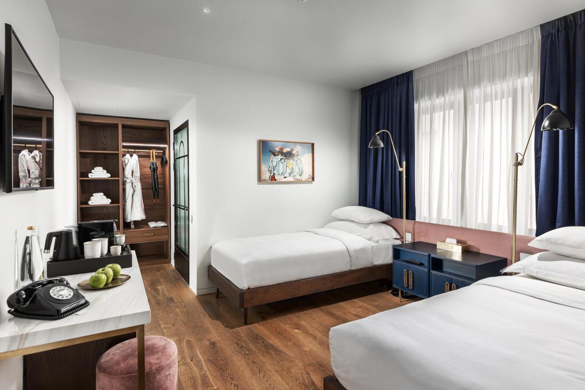Gatsby Athens Hotel Room photo